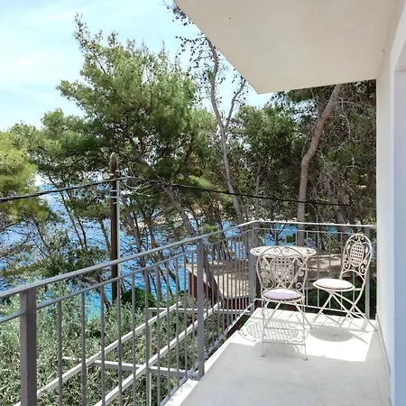 Summer House Bougainvillea By Dubrovnik Colors