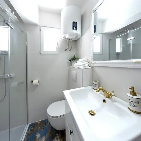 Summer House Bougainvillea By Dubrovnik Colors *