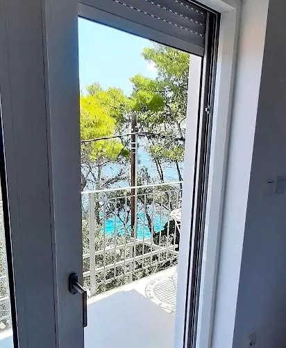 Summer House Bougainvillea By Dubrovnik Colors